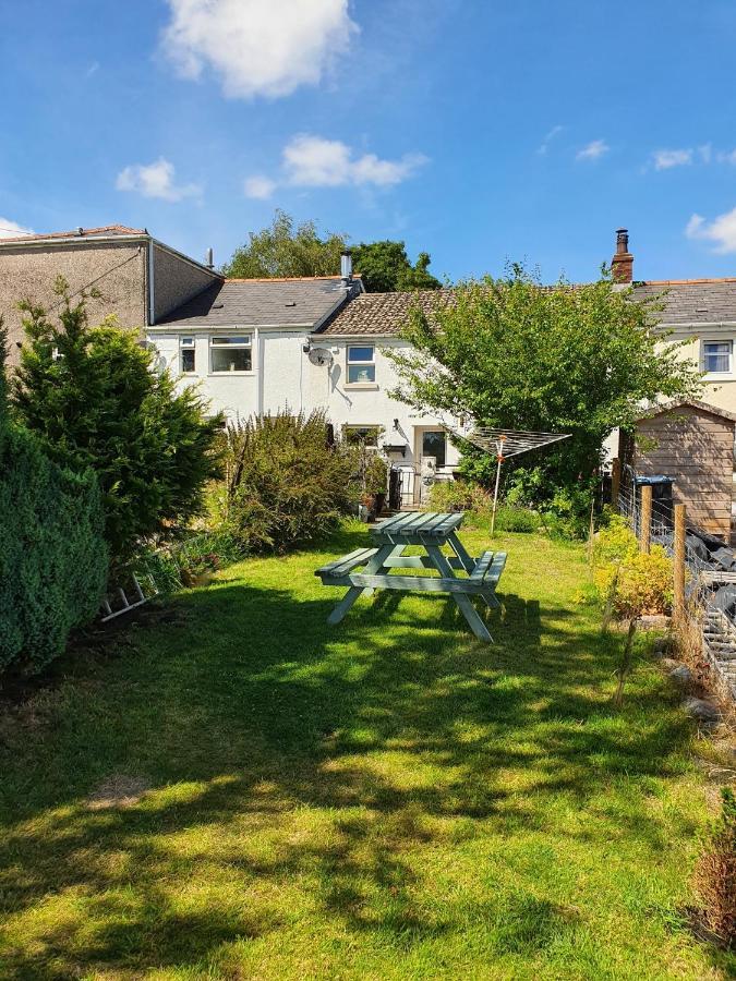 Wales' Highest Village - The Chartist Cottage - Trefil Tredegar Exteriér fotografie